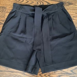 LuluLemon Noir Short 5.5 - Size 8.  Black.  Never been worn